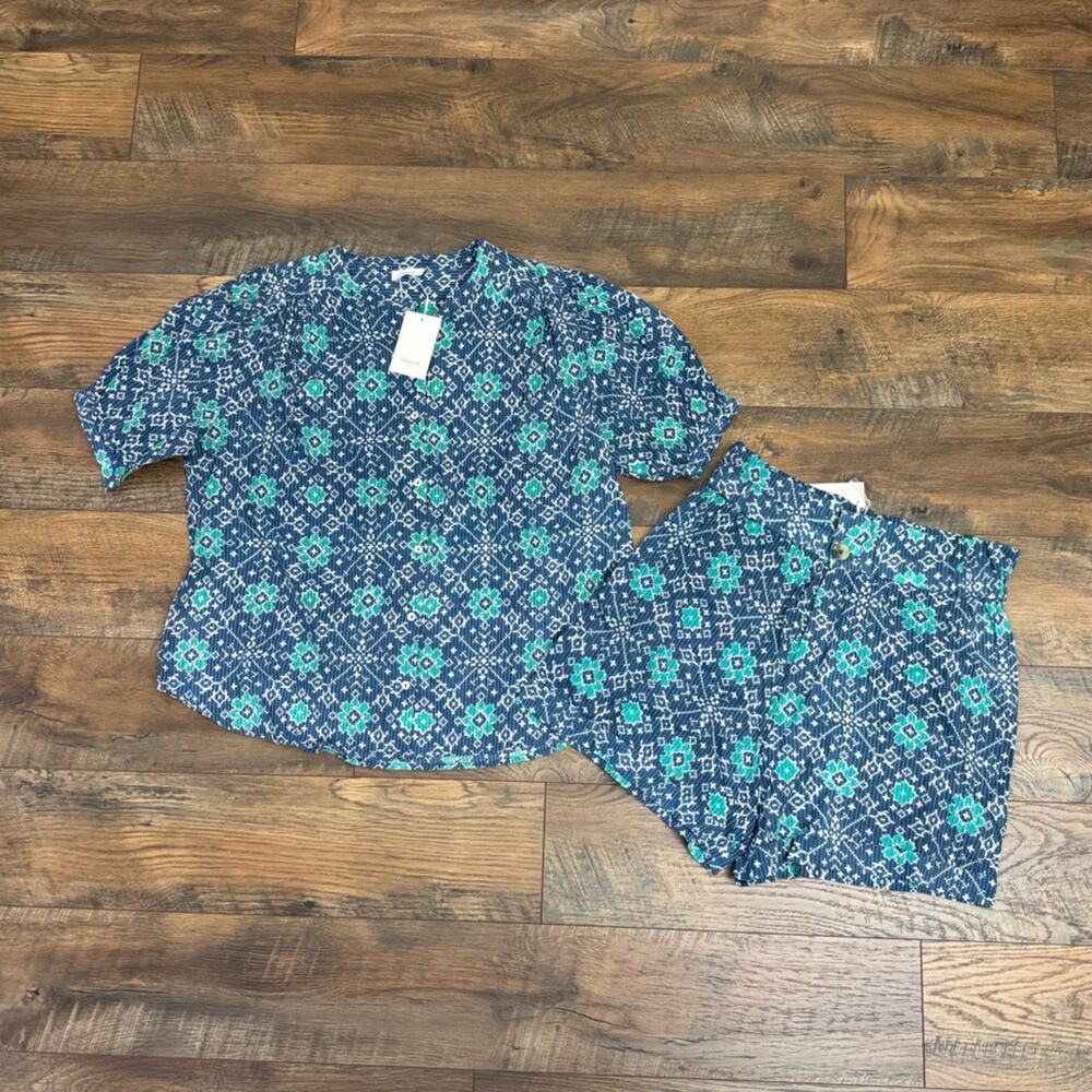 Elegant Blue and Green Women's Button Down Shirt